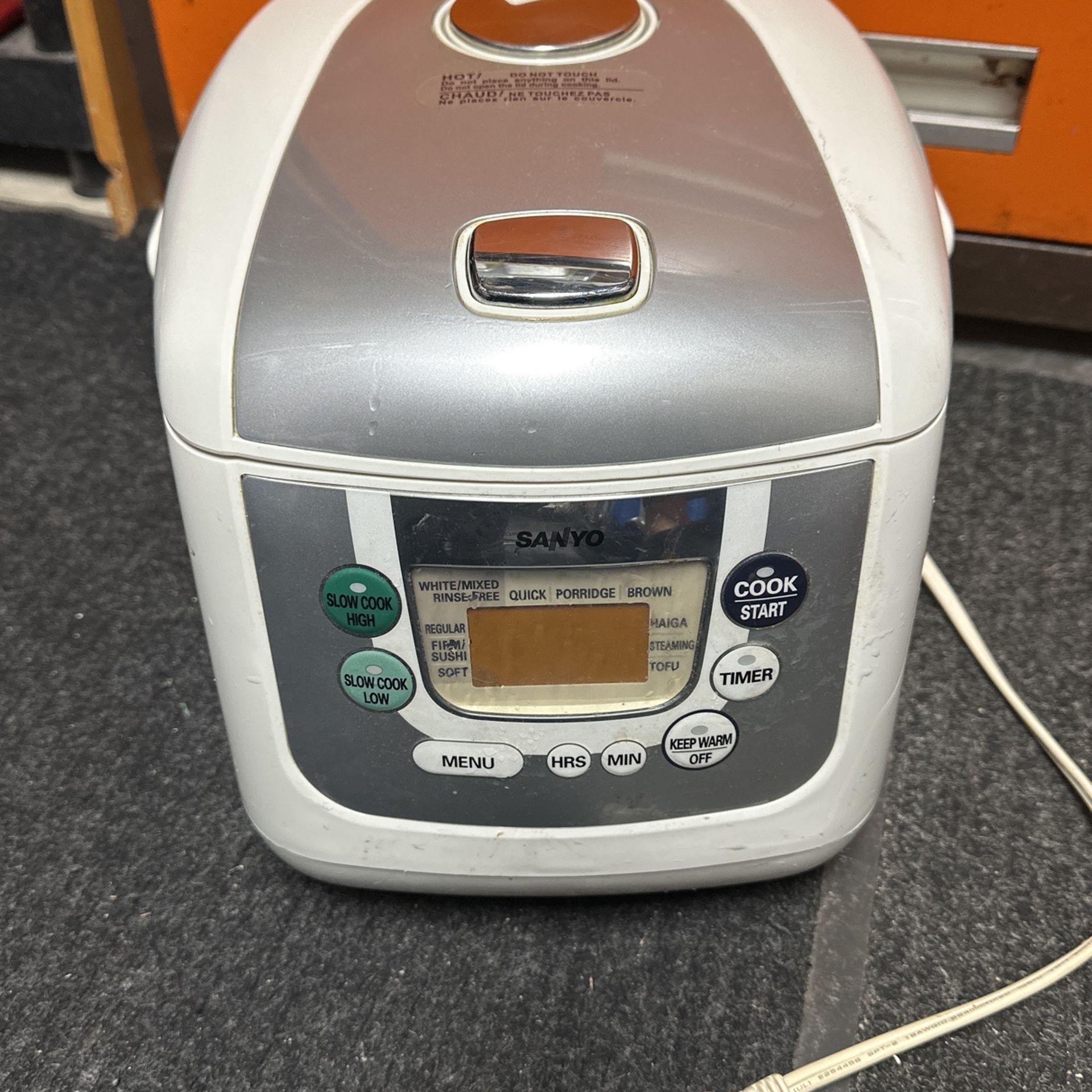 Rise Cooker Sanyo 🥡 🥕