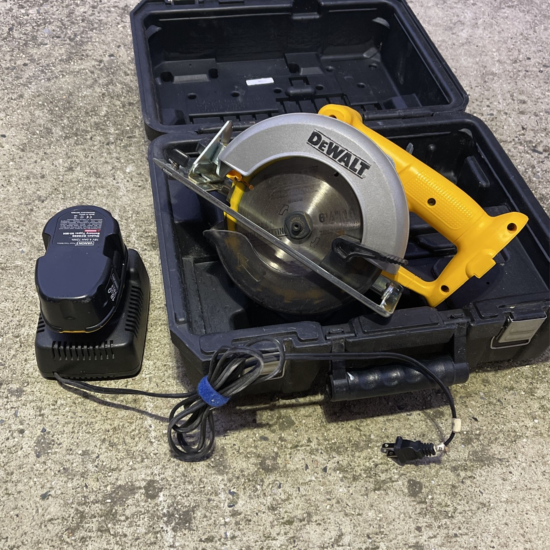 DeWALT 18V Brushless Cordless 7-1/4 in. Circular Saw 🥕