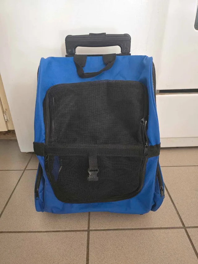 Cat carrier / Small dog carrier