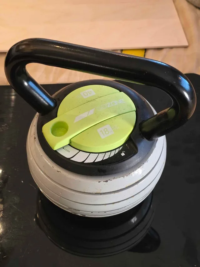 Go Zone Adjustable Kettlebell thumbnail