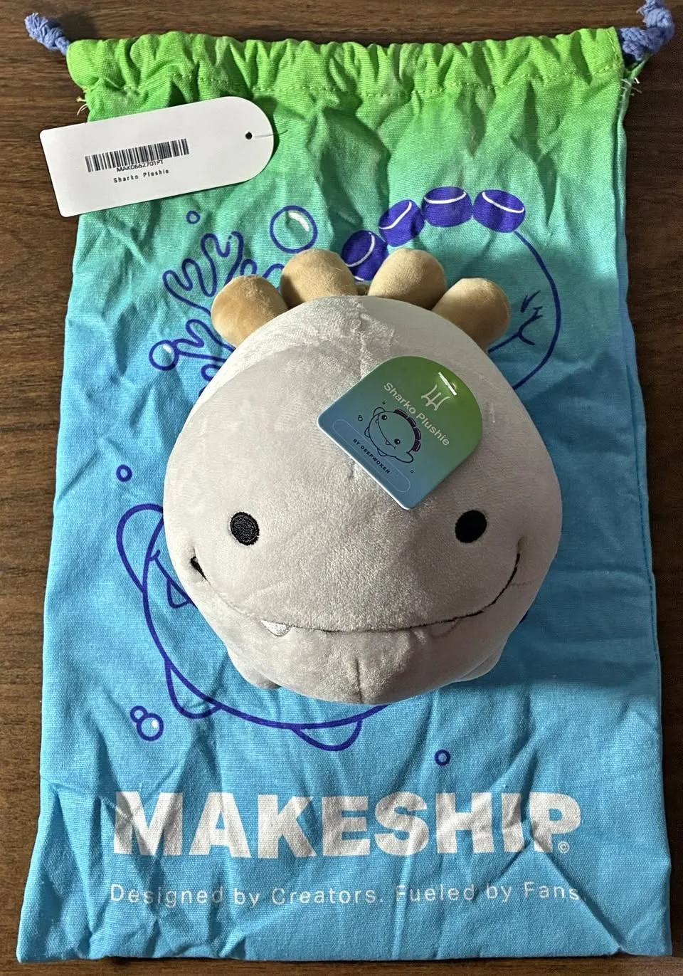 Authenic "Sharko Plush" by Makeship, Brand new thumbnail