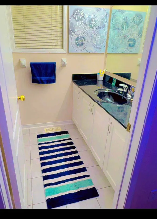 Private Room for rent with separate washroom image indicator(2)