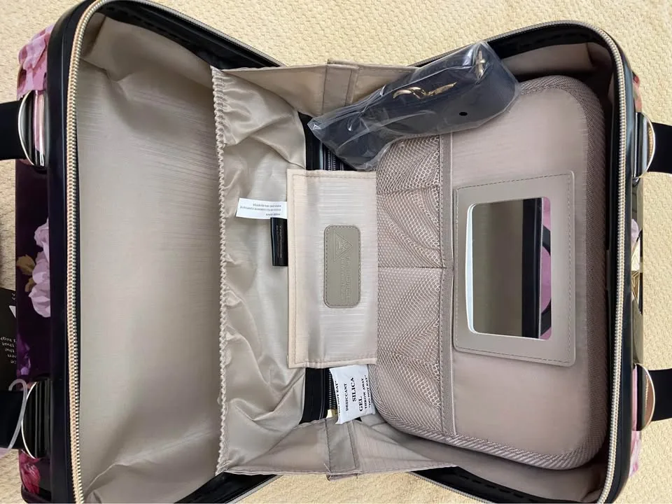 Triforce Hardside Beauty Case, Black Floral - New! image indicator(6)