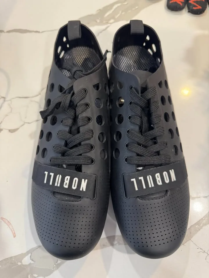 NO BULL cycling shoe w/o cleat image indicator(2)