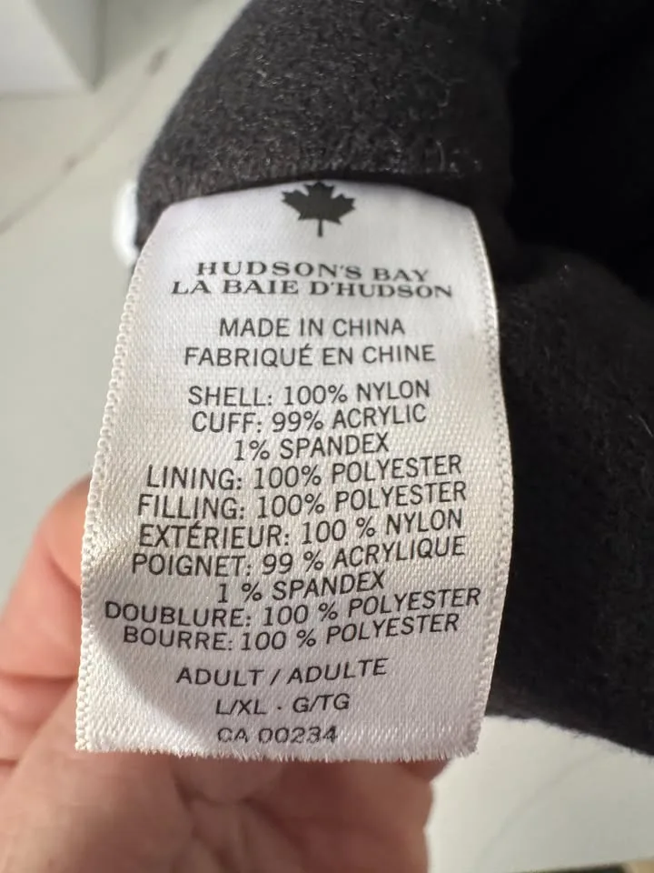 Team Canada Olympic Mittens- Hudson's Bay Size ADULT L/XL image indicator(4)