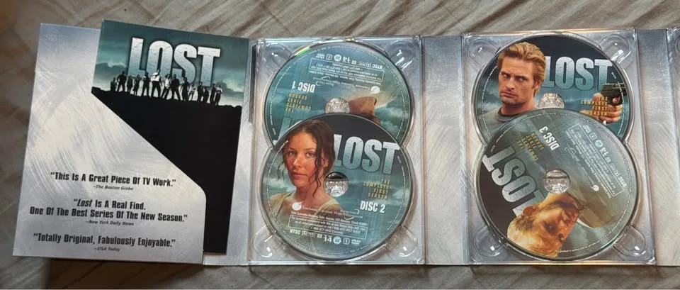 LOST DVD- complete season 1 & 2 image indicator(3)