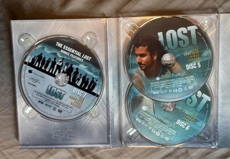 LOST DVD- complete season 1 & 2 image indicator(4)