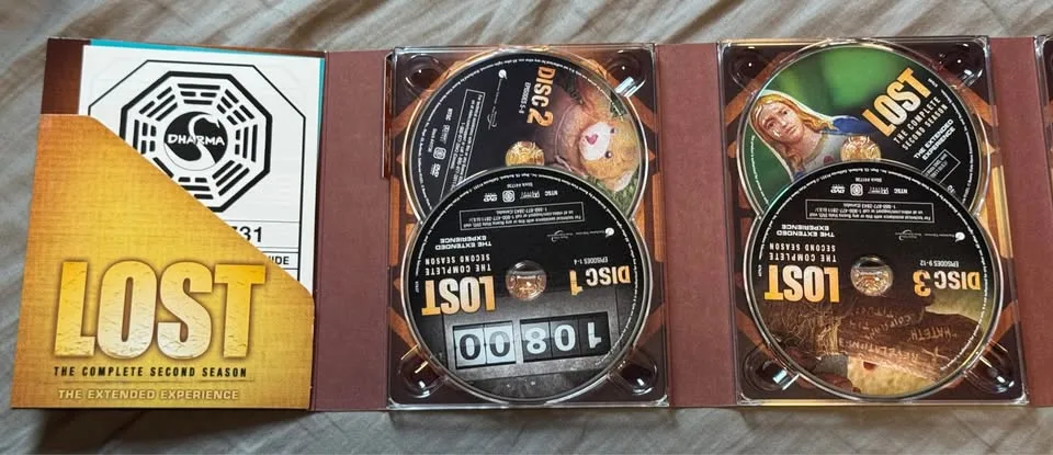 LOST DVD- complete season 1 & 2 image indicator(7)
