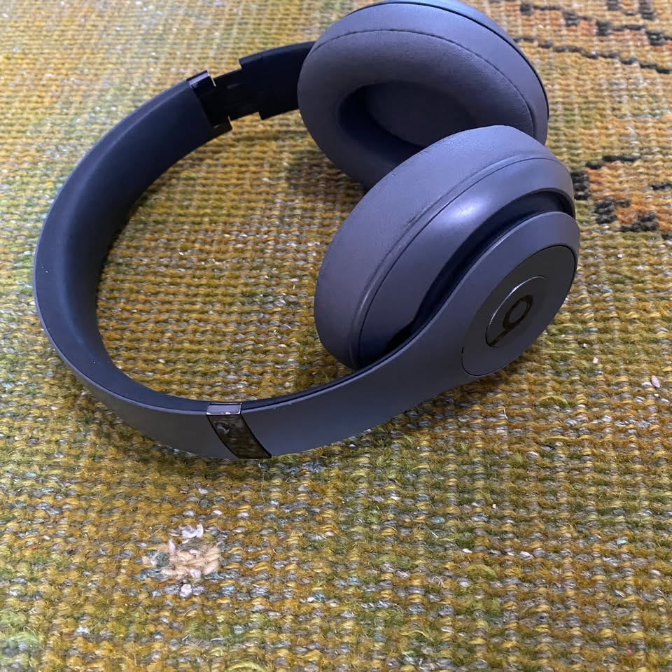 Beats Studio3 Wireless Over-Ear Headphones - Grey - photo 2