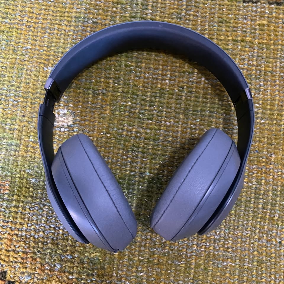 Beats Studio3 Wireless Over-Ear Headphones - Grey - photo 3