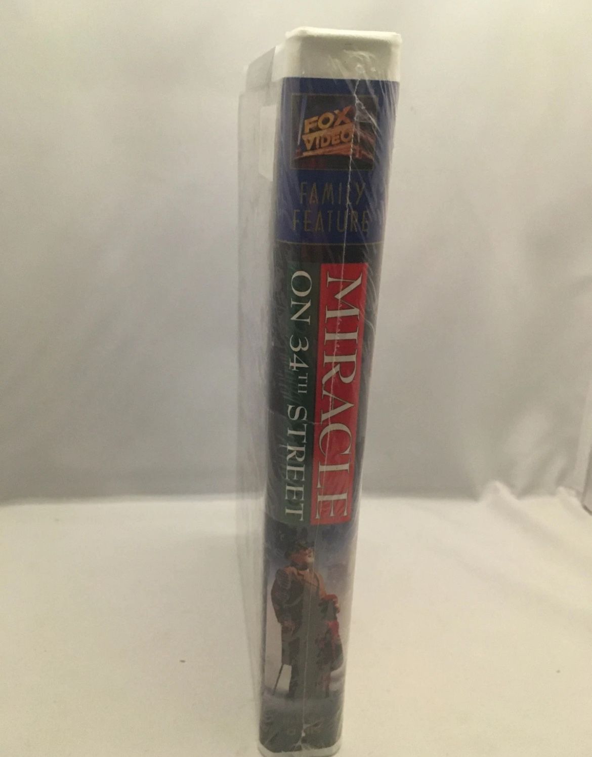 Miracle on 34th Street (VHS, 1995) -SEALED- - photo 3