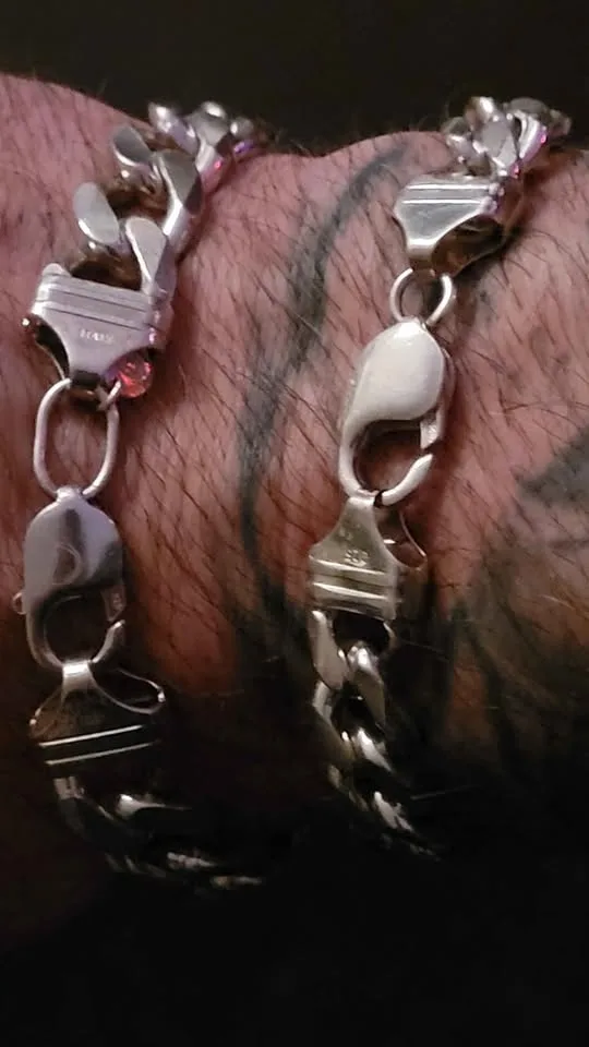 9" Solid Sterling Silver Cuban Link Bracelet image indicator(9)