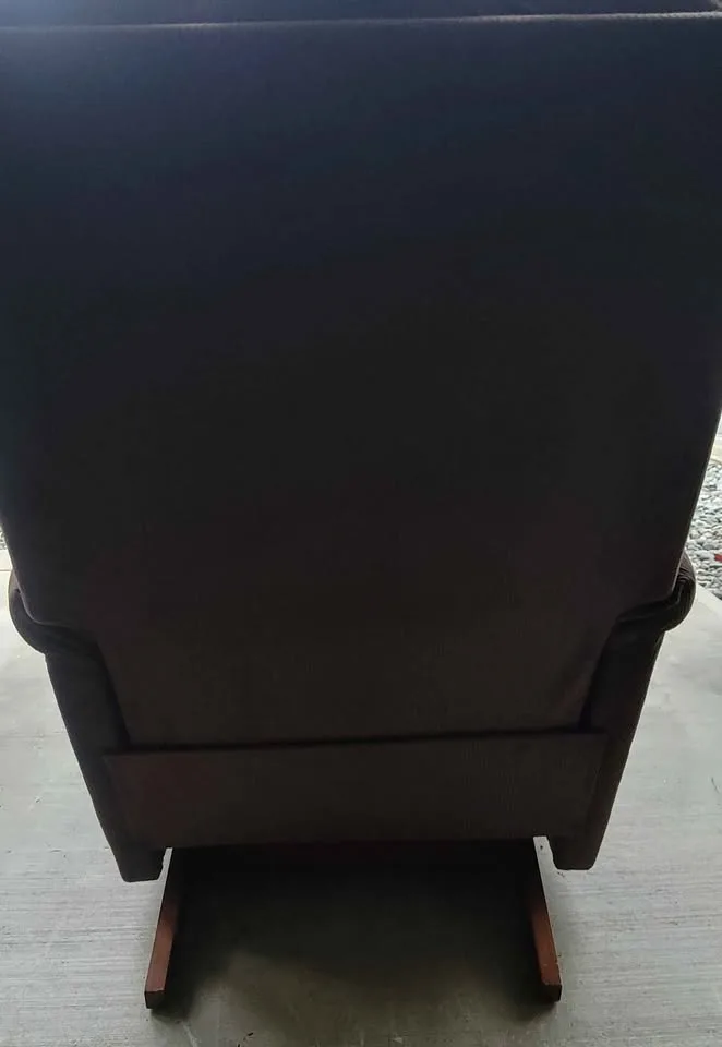 Chocolate Brown LaZboy Pinnacle Recliner image indicator(5)