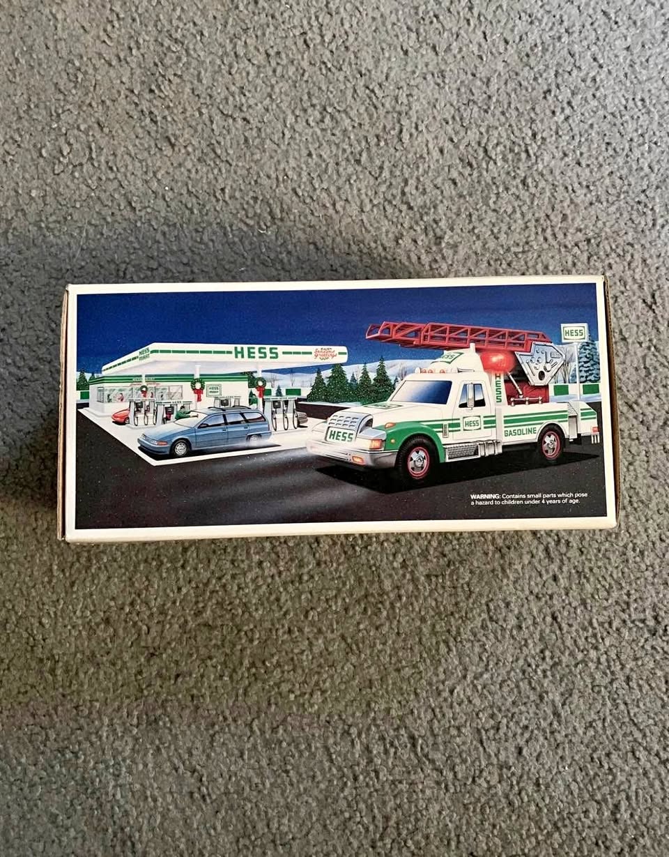 1994 HESS RESCUE TRUCK w/lights & sound -openbox-