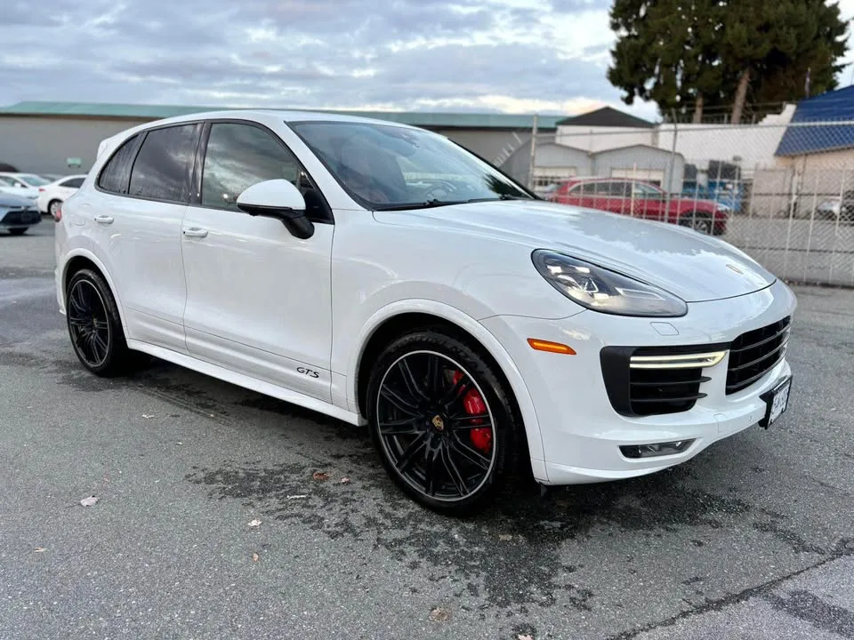 2016 Porsche cayenne gts image indicator(2)