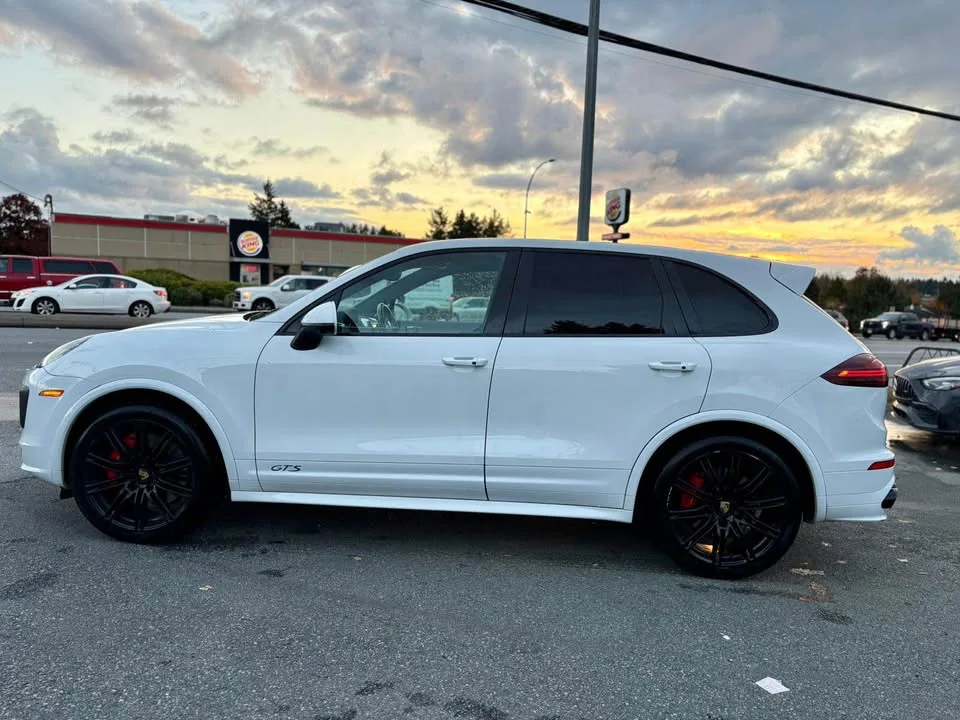 2016 Porsche cayenne gts image indicator(7)