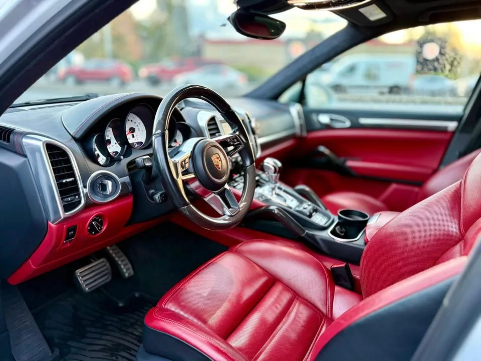 2016 Porsche cayenne gts image indicator(9)