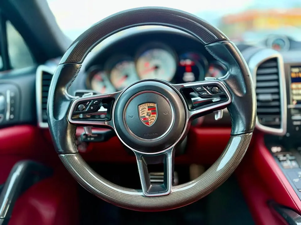 2016 Porsche cayenne gts image indicator(10)