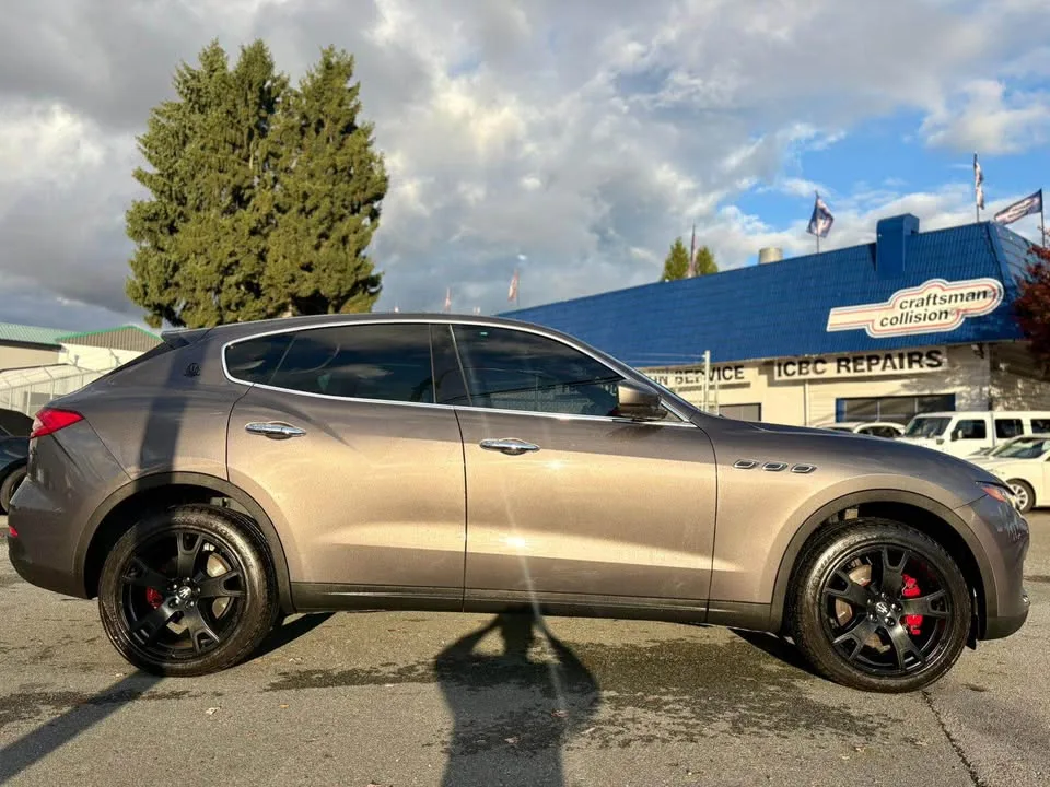 2017 Maserati Levante · Levante image indicator(3)