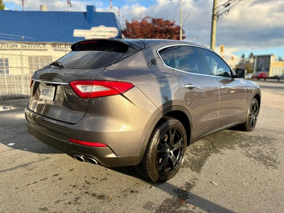 2017 Maserati Levante · Levante image indicator(4)