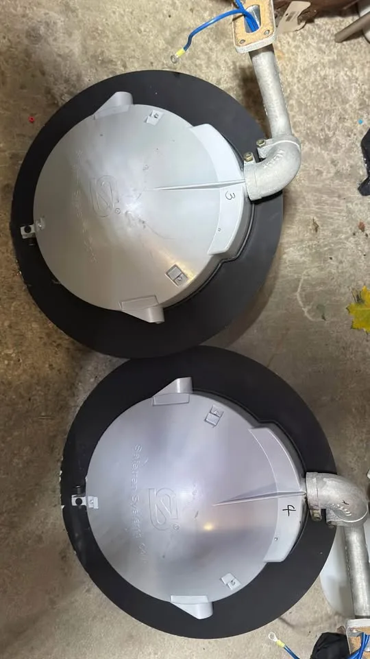 Railway crossing 2 light pair (decommissioned) image indicator(2)