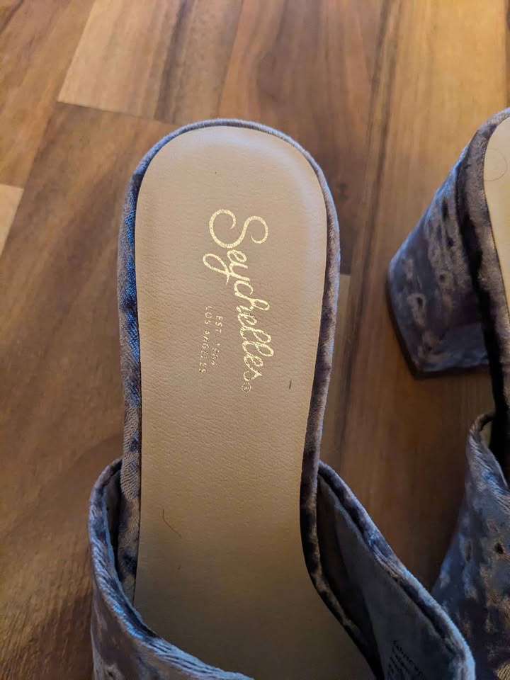 Seychelles velvet brand new heels - photo 2