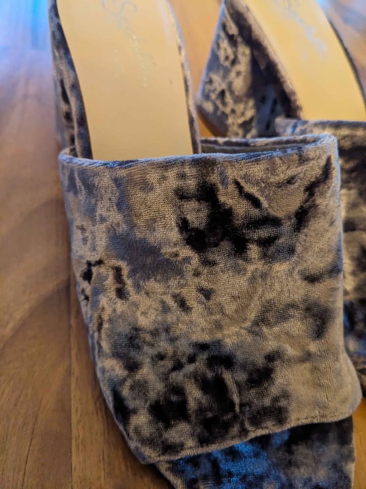 Seychelles velvet brand new heels - photo 3