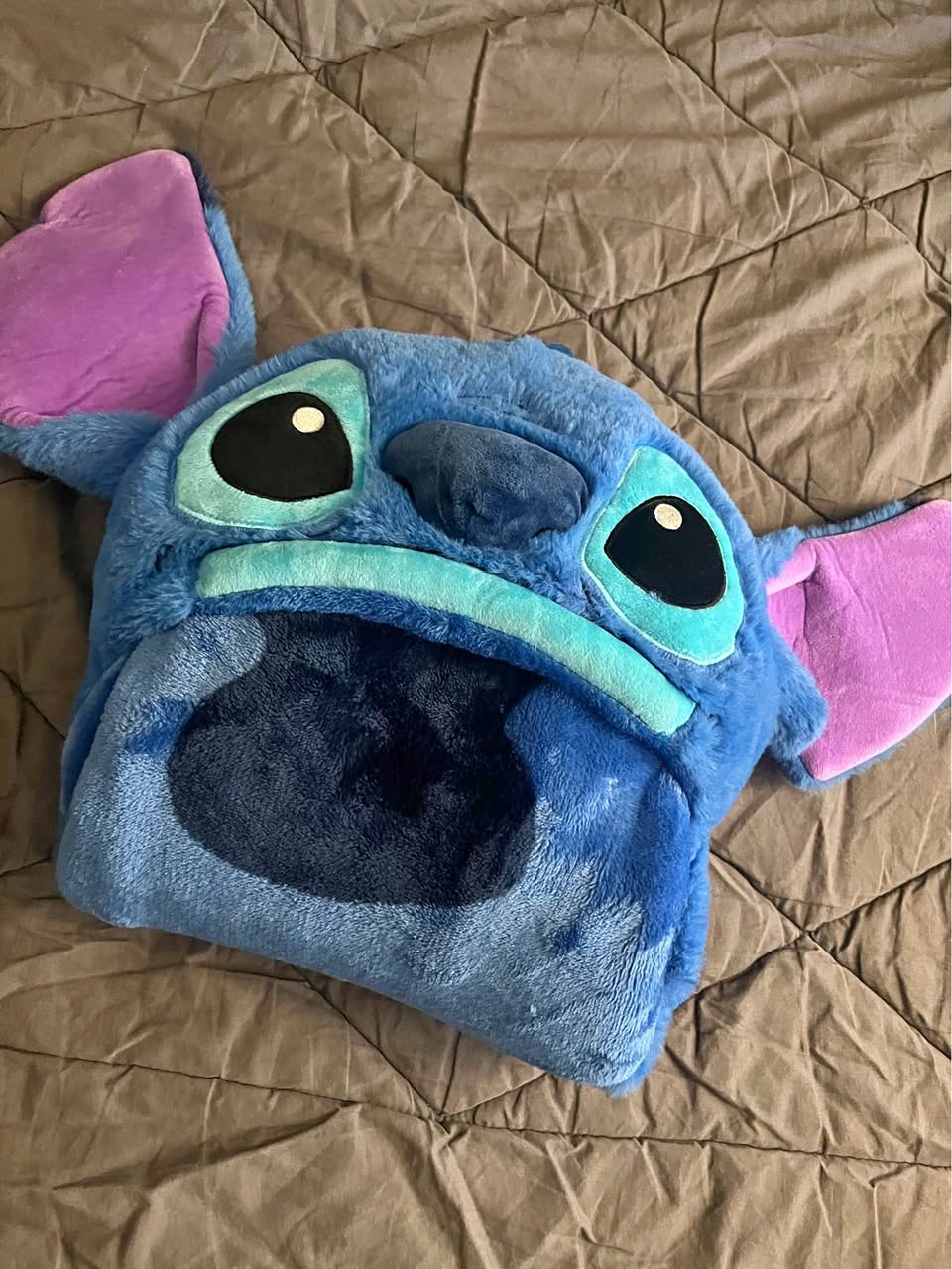 Stitch hooded blanket