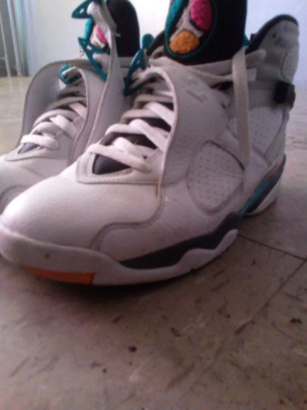 Bugs Bunny 8's Jordan image indicator(4)