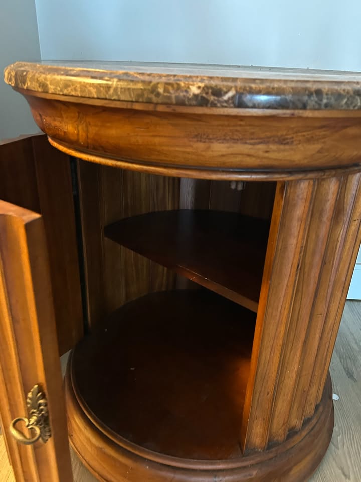 MOVING SALE- Side Table - photo 2