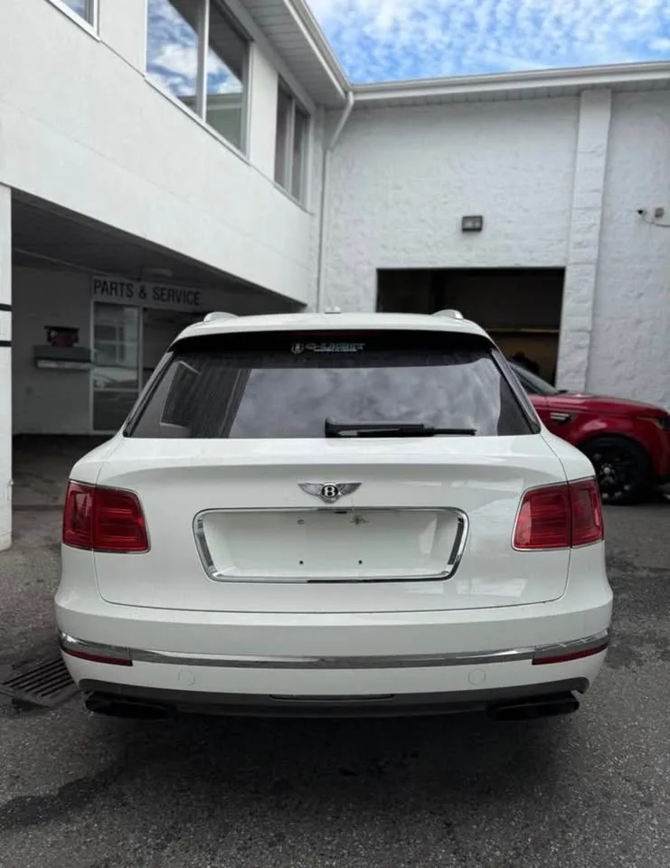 2017 Bentley Bentayga image indicator(3)
