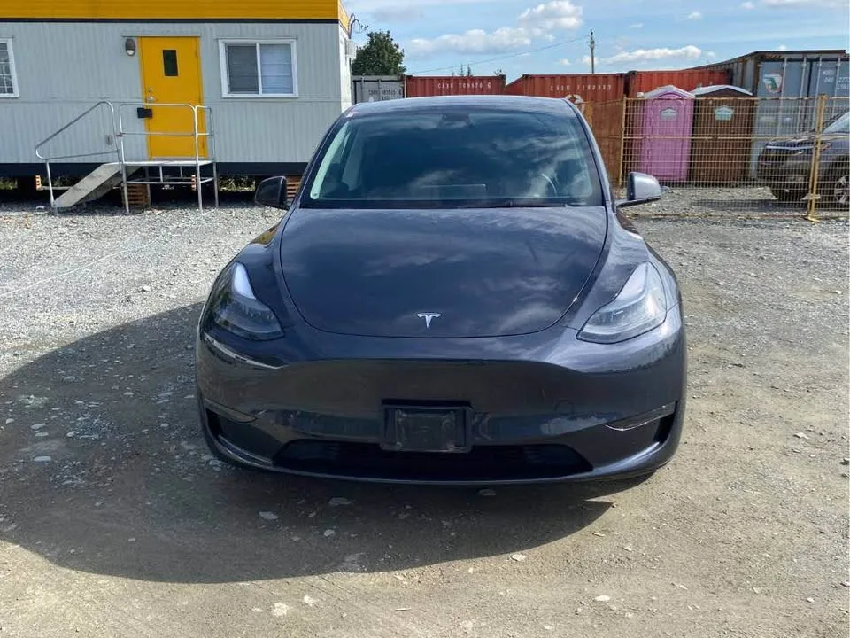 2024 Tesla Model Y image indicator(6)