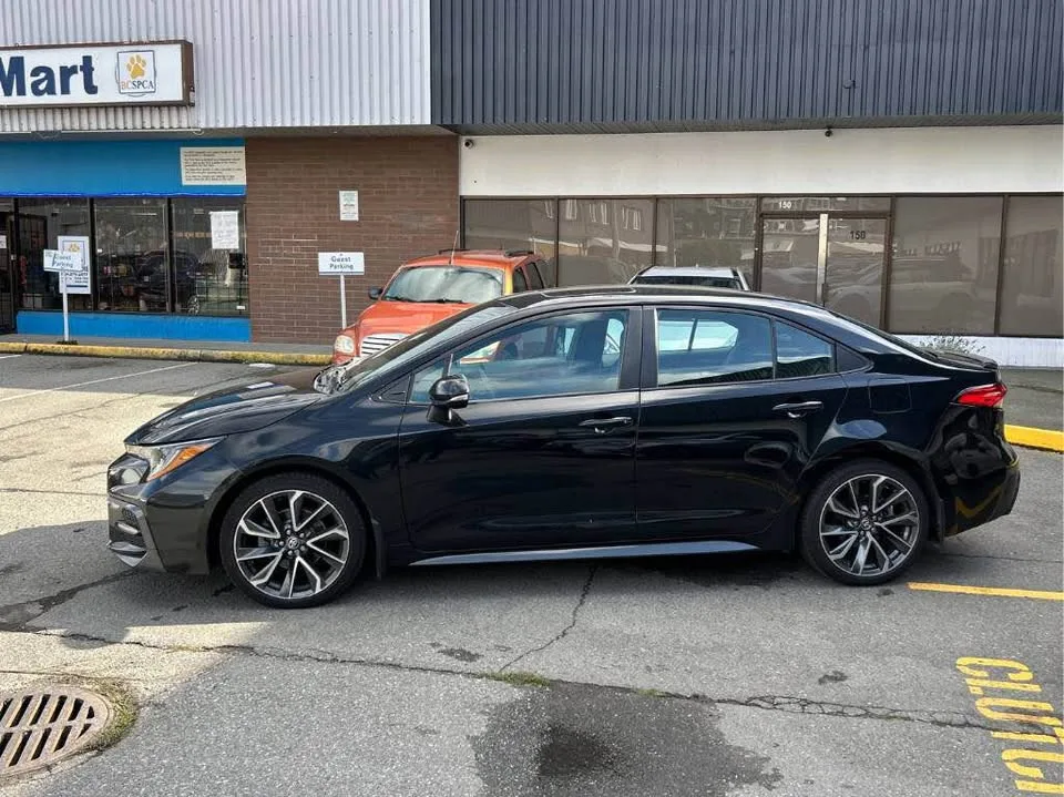 2020 Toyota Corolla SE image indicator(2)