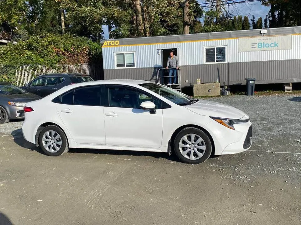 2022 Toyota Corolla LE image indicator(2)