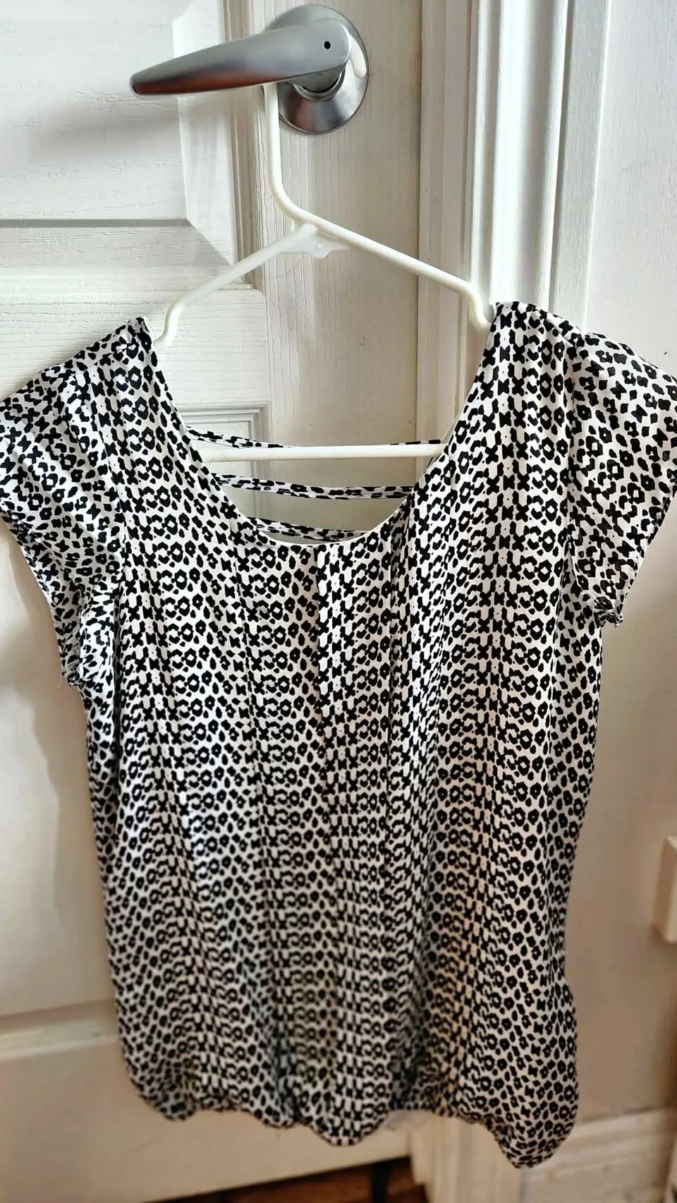 White and black top (xs/s)