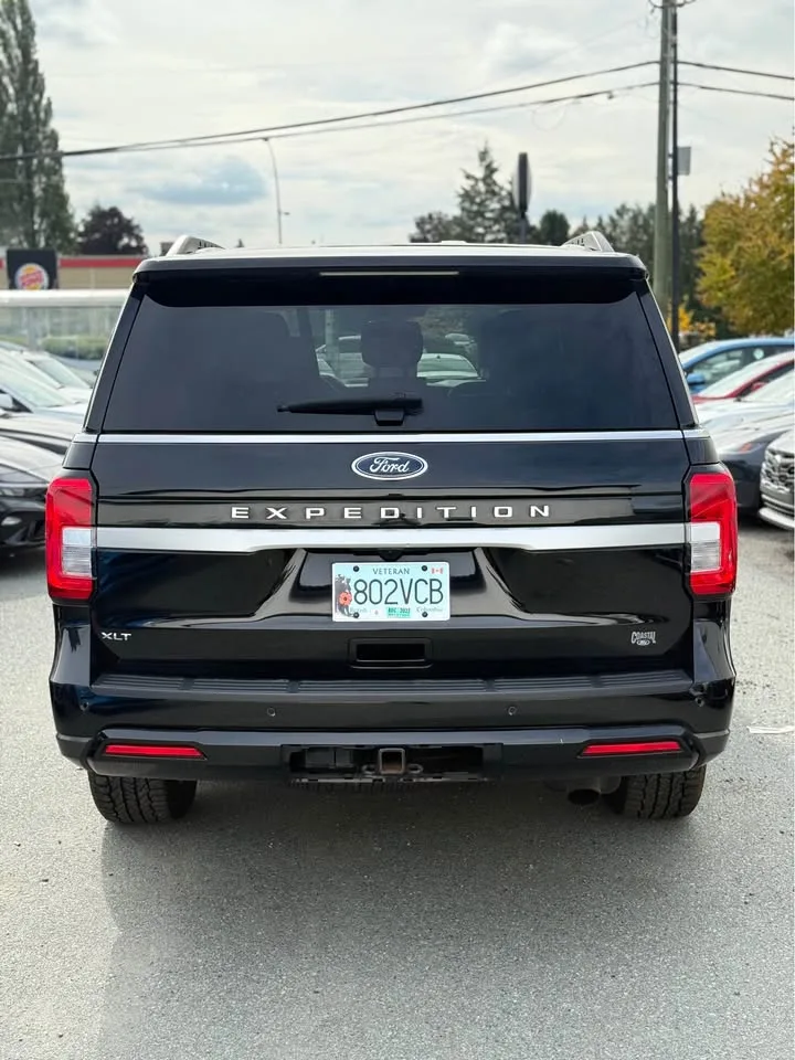 2022 Ford expedition xlt 4x4 image indicator(3)