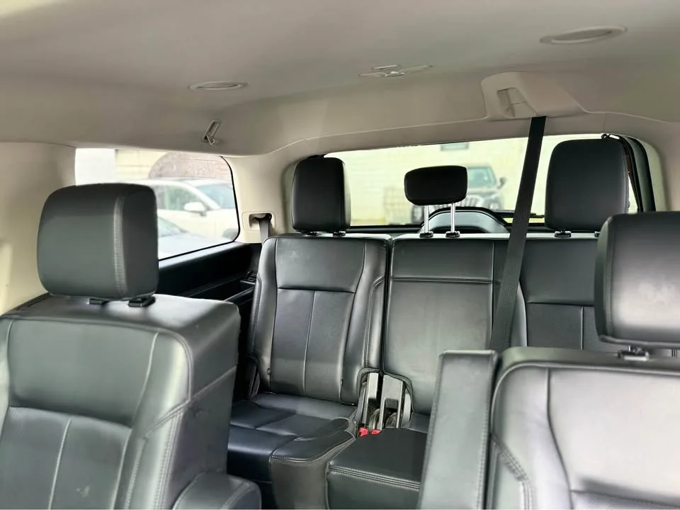 2022 Ford expedition xlt 4x4 image indicator(9)