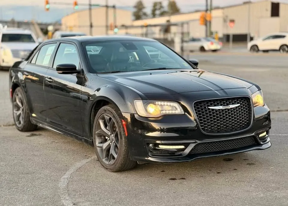 2022 Chrysler 300s image indicator(2)