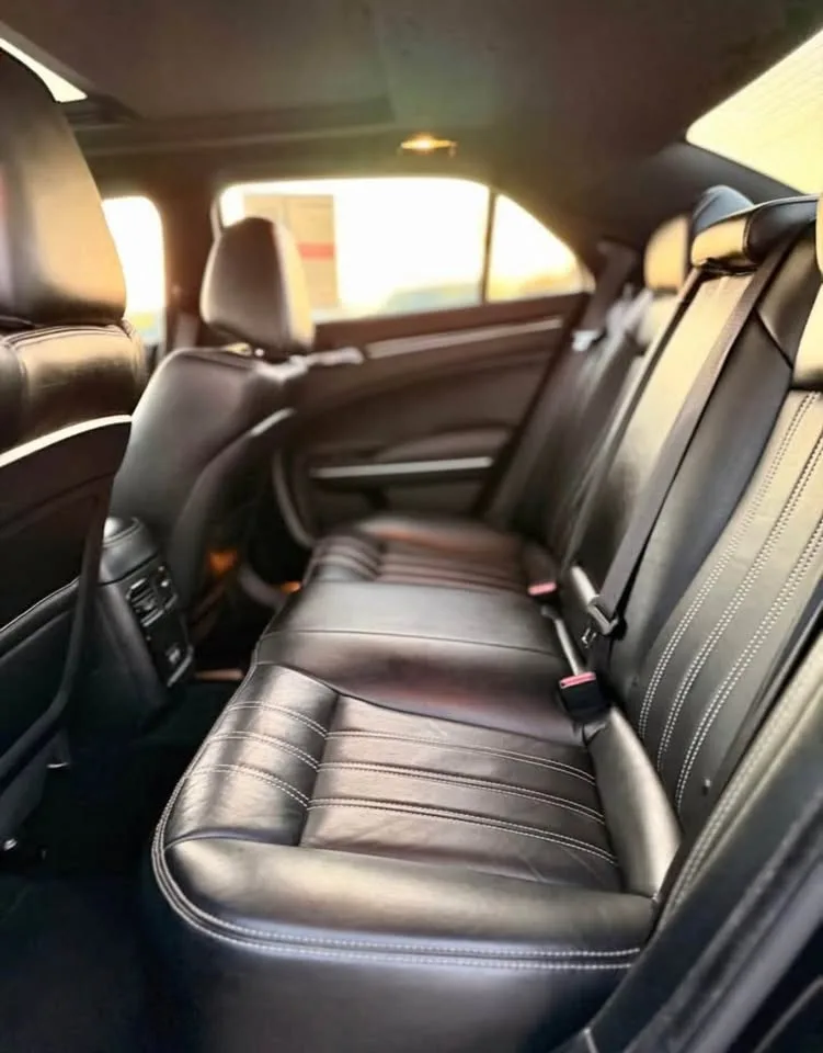 2022 Chrysler 300s image indicator(5)