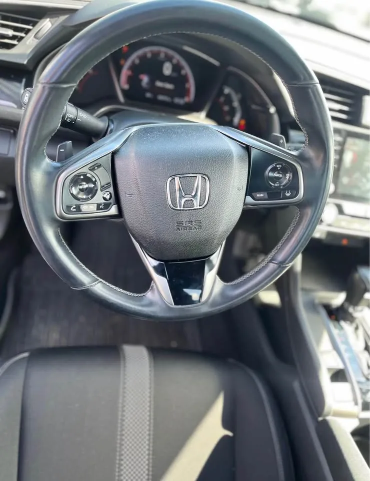 2020 Honda civic hatchback image indicator(6)