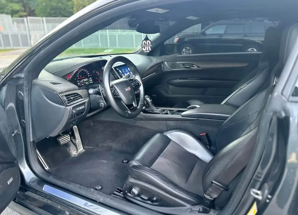 2017 Cadillac ATS V Series image indicator(5)