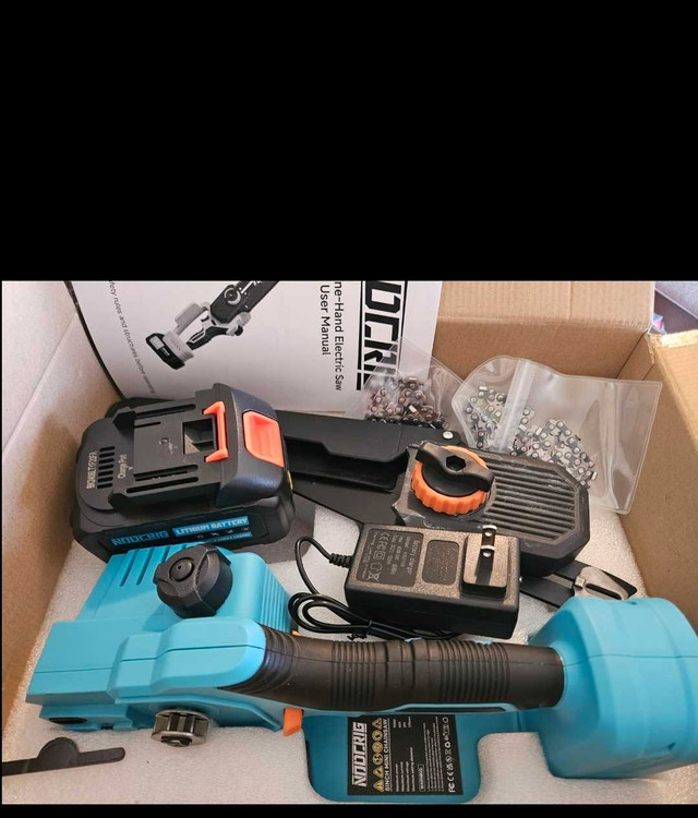 Mini Chainsaw 8-inch, Cordless Chain-saw Tool Set