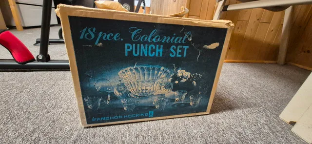 Colonial Crystal Punch Bowl thumbnail