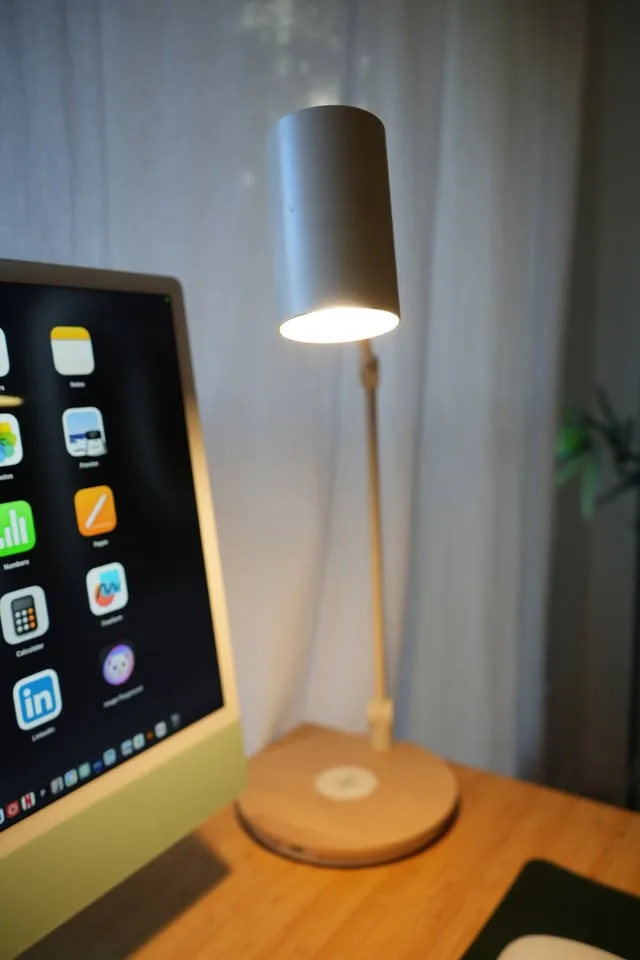 IKEA Wireless Charging Lamp – Excellent Condition image indicator(4)