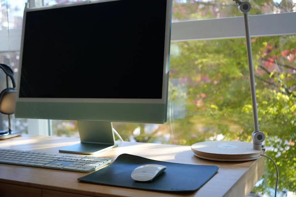 Apple iMac 24-inch (M1, 16 GB RAM / 1 TB SSD) – Green image indicator(3)