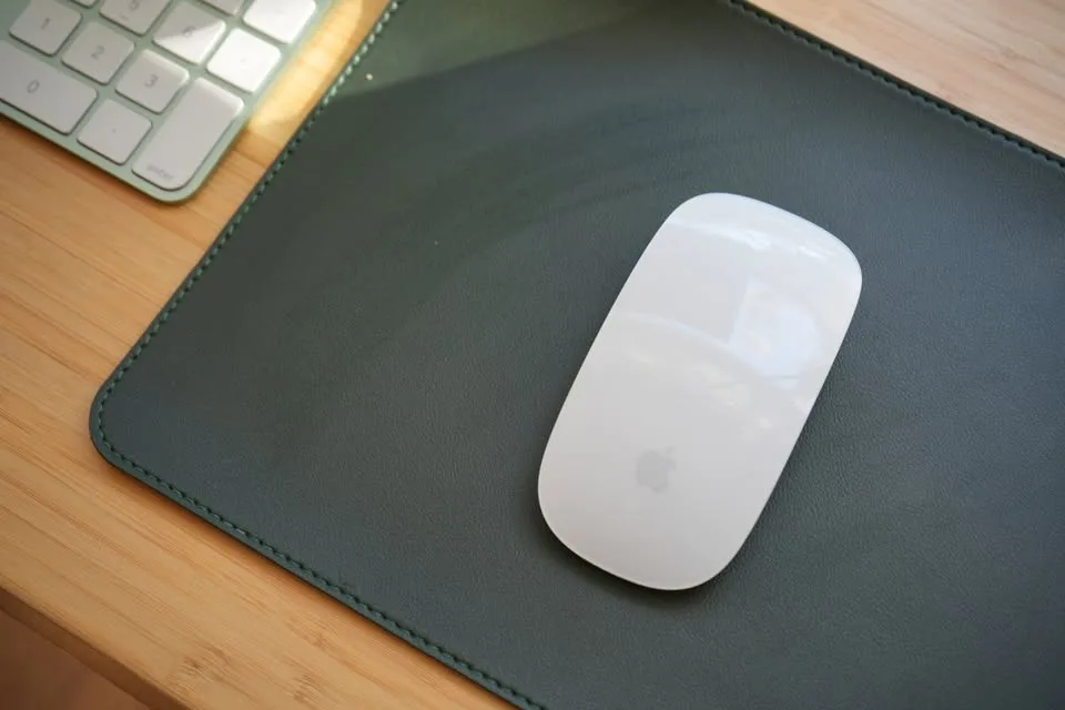 Apple iMac 24-inch (M1, 16 GB RAM / 1 TB SSD) – Green image indicator(8)