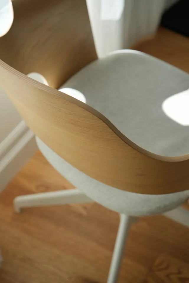 Conference chair, white stained oak veneer/Gunnared beige image indicator(3)