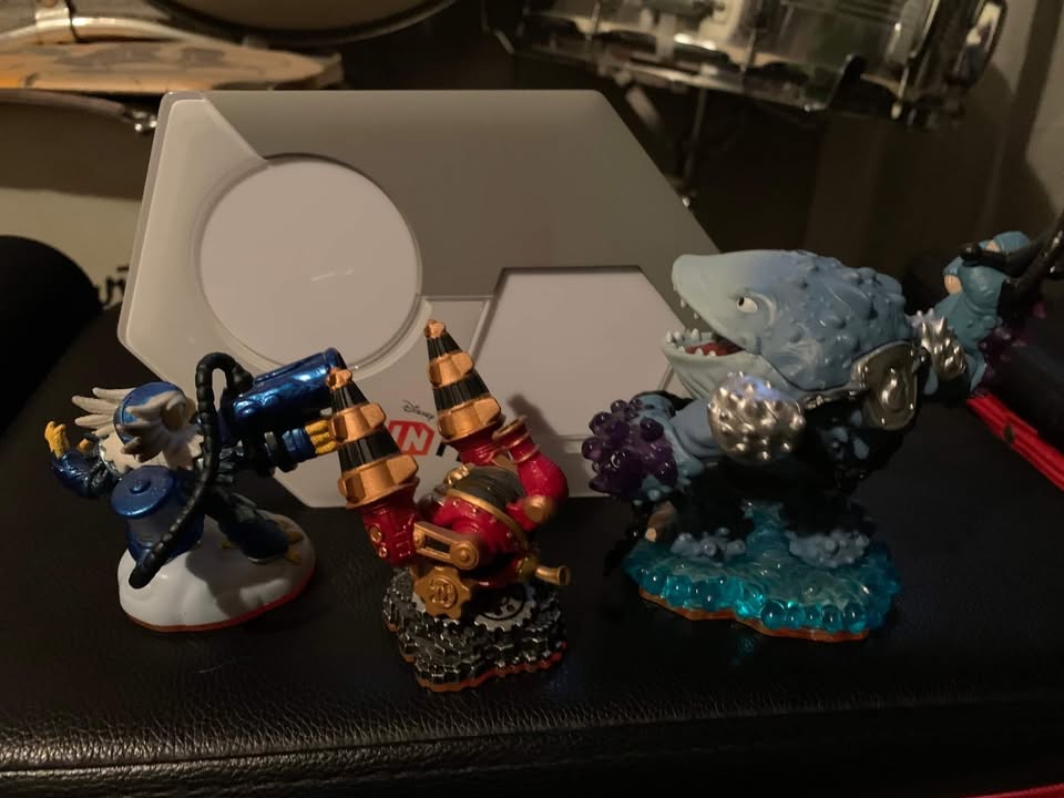 Sky landers figures lot of 3 - photo 2