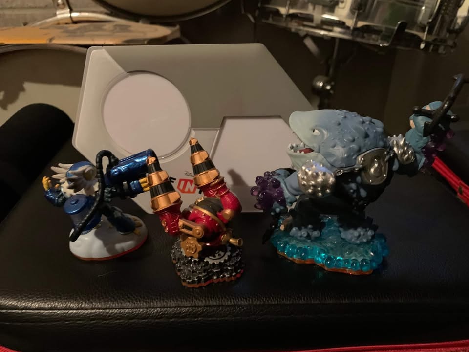 Sky landers figures lot of 3 - photo 3