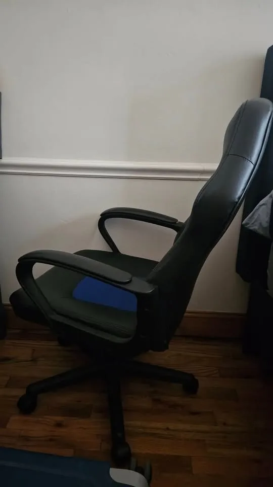 Desk chair (black&blue) image indicator(2)